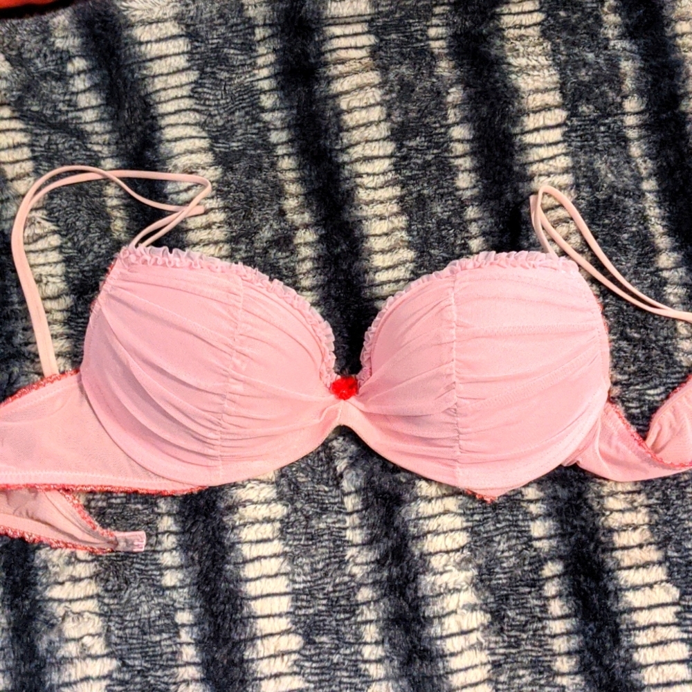 Victoria's Secret Padded Demi Bra Size 36B 🩷🌸